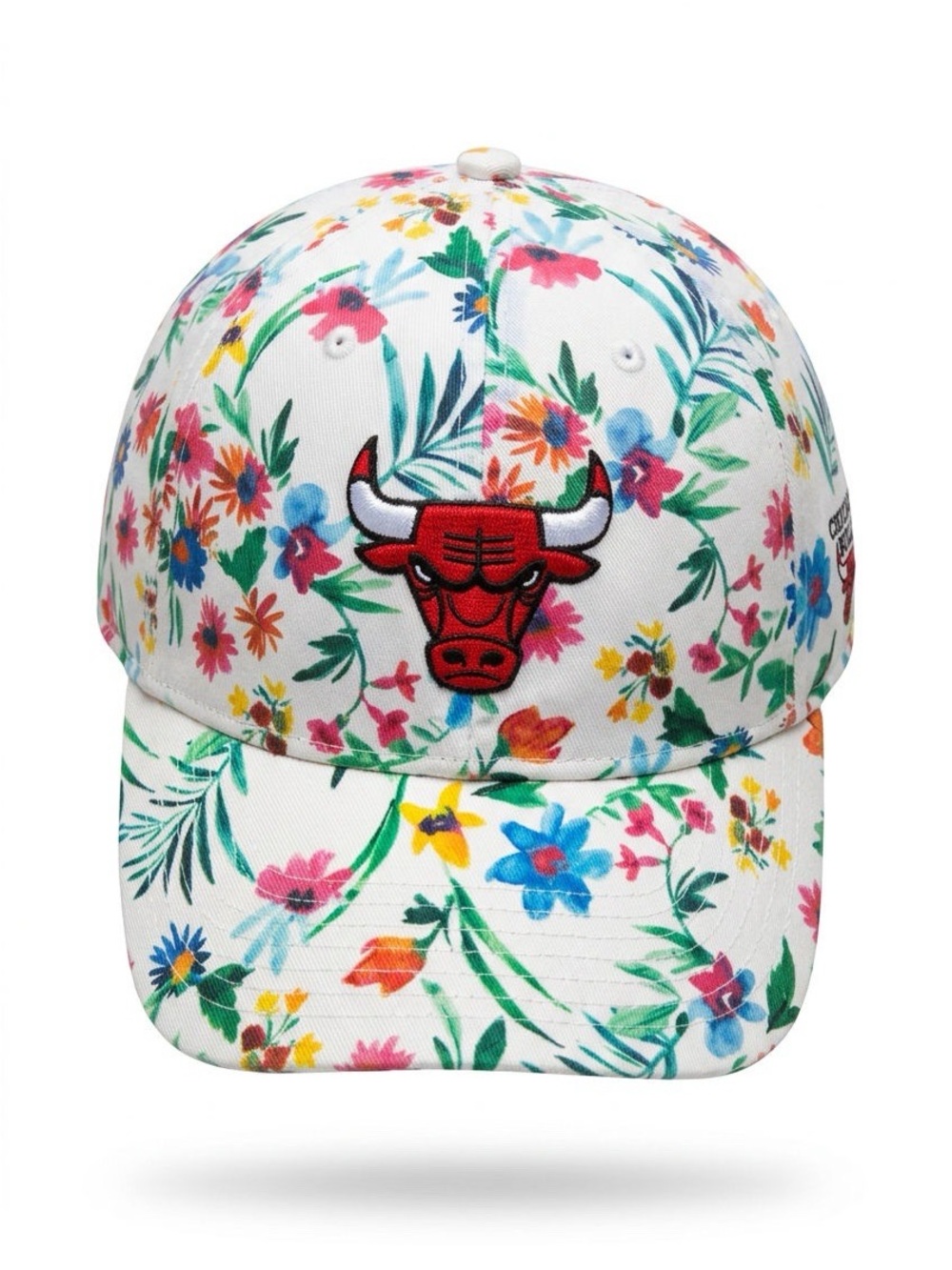 '47brand White Floral Chicago Bulls Cap with Red Logo.